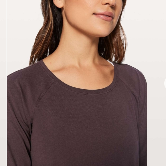 Lululemon Emerald Long Sleeve - Picture 2 of 13